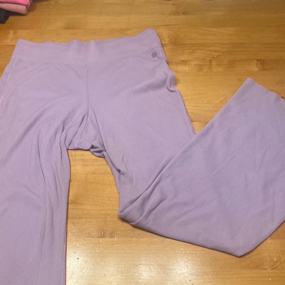Light purple flared leggings